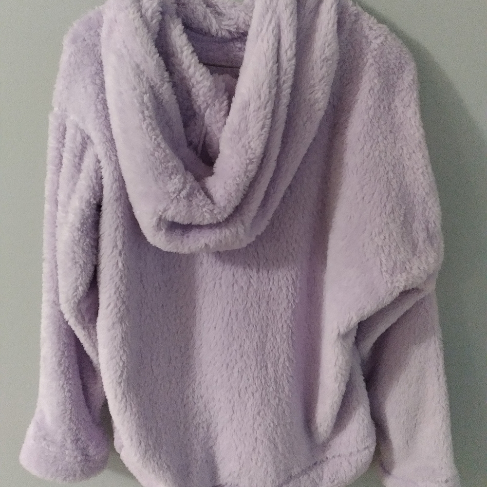 Fuzzy hoddie - Picture 2 of 3